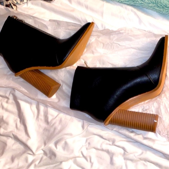 New High Block Heeled Ankle Boots Sz. 6 - Picture 6 of 9